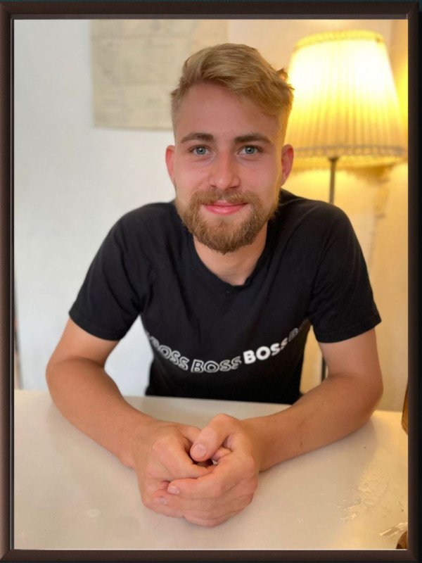 A picture of Rollo Unden. Digital Marketing and SEO Professional, Writer and Entrepreneur. Rollo is known for co founding the company Apex Marketing where he works as Head of SEO